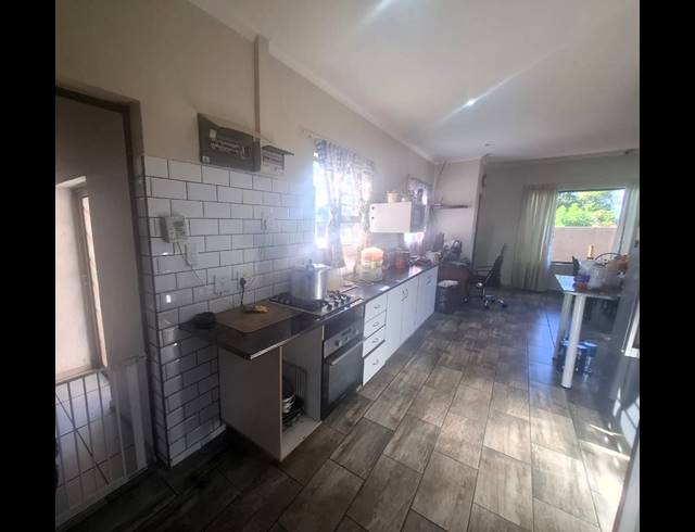 4 BEDROOM HOUSE FOR SALE IN MARGATE BEACH